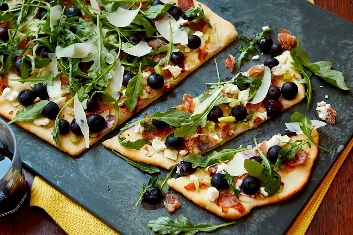 Blueberry prosciutto goat cheese flatbread Eat North