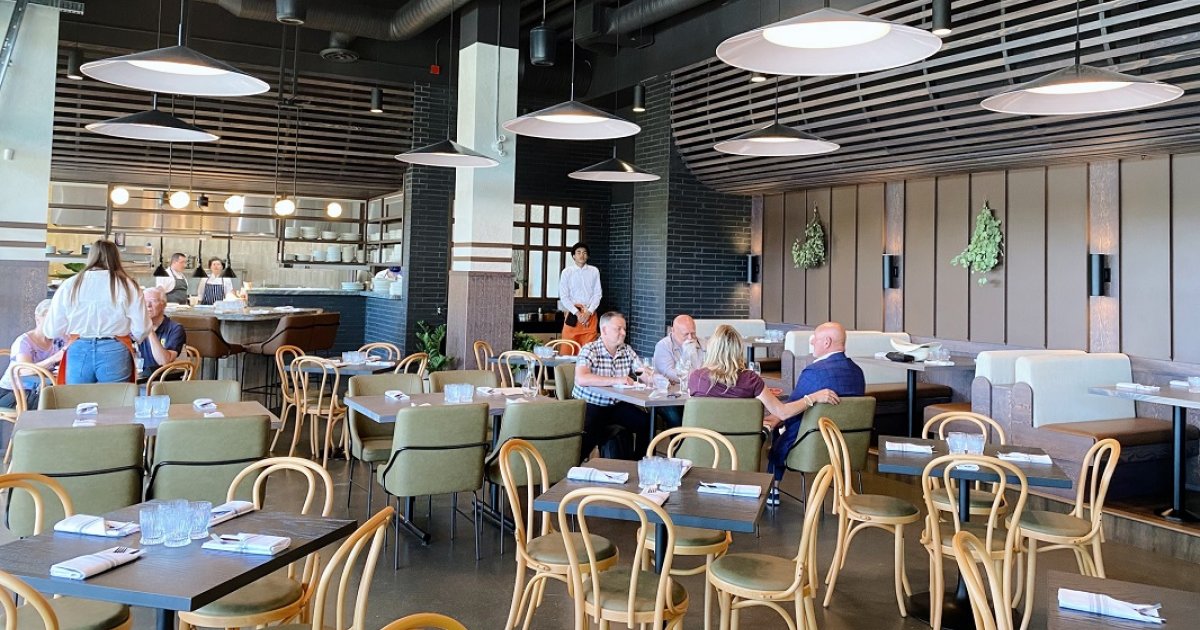 Borough Bar and Grill opens in Calgary’s University District Eat North