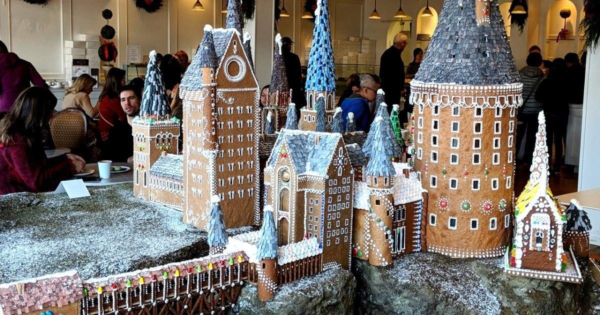 Hogwarts gingerbread castle best sale