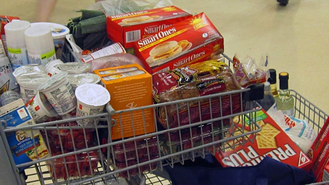 The science behind why you shouldn't grocery shop when you're hungry