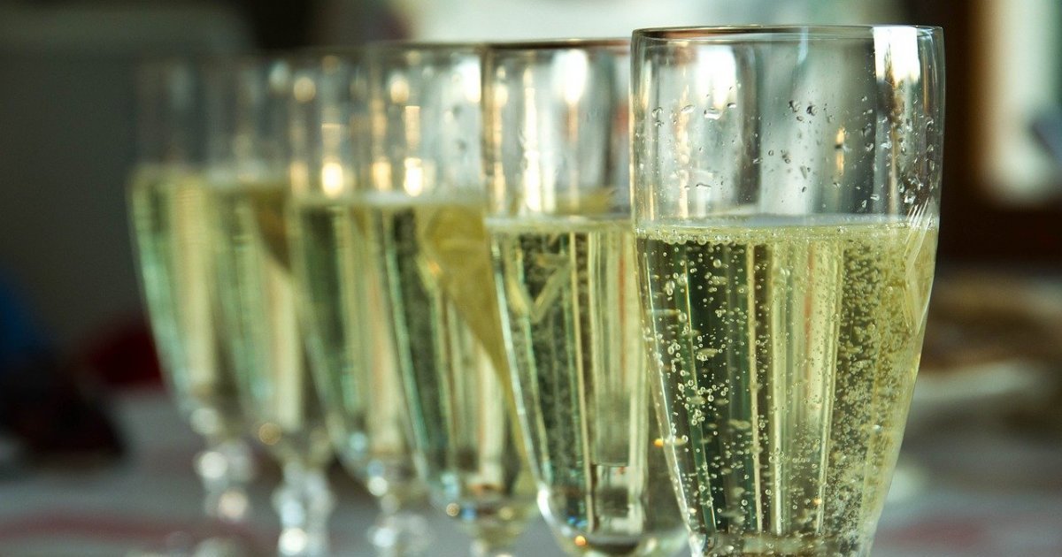 5 Unique Canadian sparkling wines to cheers with over the holidays