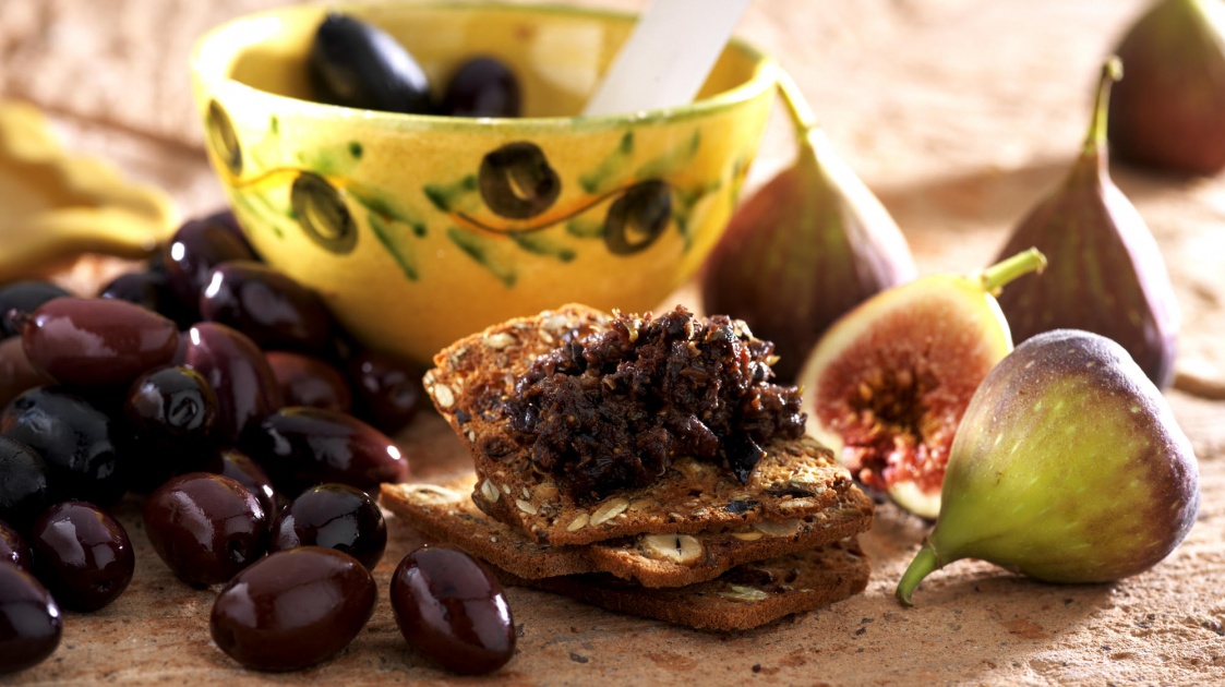 A Canadian winning olive and fig tapenade Eat North