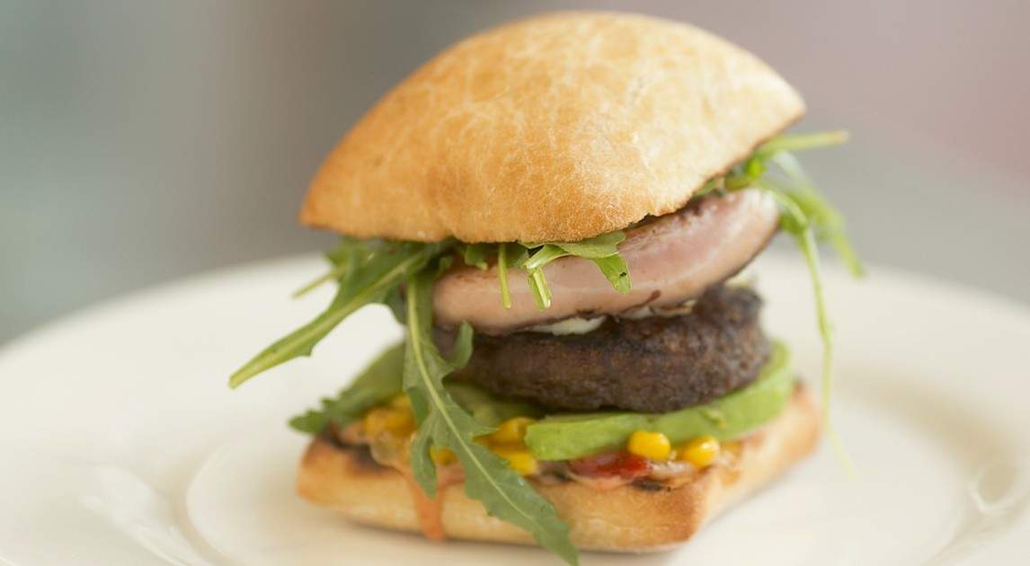 President's Choice Quebec burger wagyu, bacon and avocado burger Eat