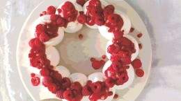Image for Ricardo&#039;s raspberry and pomegranate pavlova wreath
