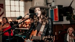 2022 Rising Star of the Year nominee Hailey Benedict performing at a past Blue Jay Sessions event. Photo by Michelle Spice Photography.
