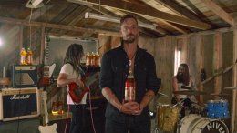 Photo via El Niven and The Alibi's Facebook page.
