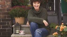 Image for Mairlyn Smith on teacups, family and her new book Peace, Love and Fibre