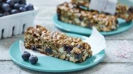 Image for B.C. blueberry granola bars