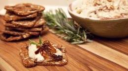 Lesley Stowe raincoast crisps