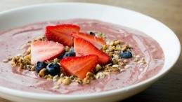 Beaumont Kitchen smoothie bowl. Photo by Cindy La.