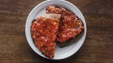 Bar Raval tomato bread. Photo by AJ Fernando.