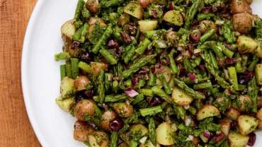 Image for Mairlyn Smith&#039;s potato and asparagus salad with basil and arugula pesto