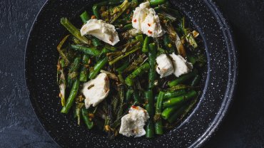 Image for Make it at Home: Dan Clapson's grilled scallion, green bean, and mozzarella salad