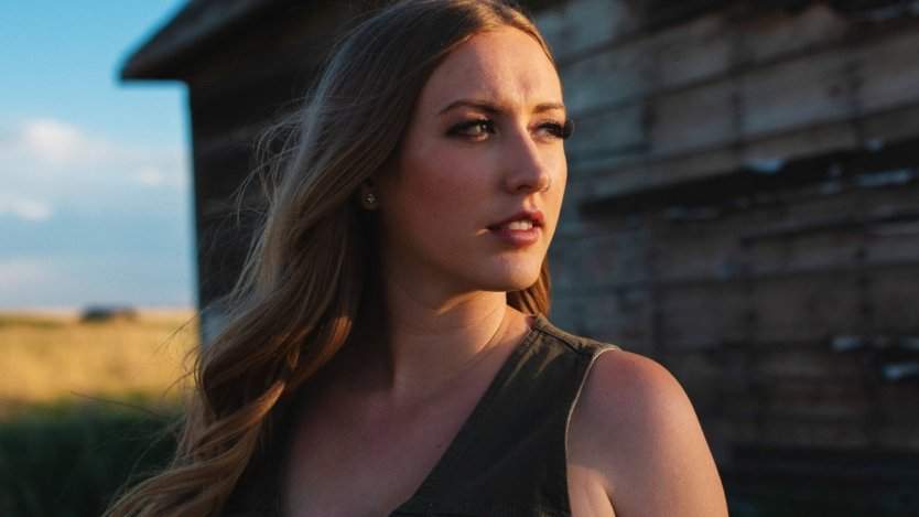 One Day In Saskatoon Country Singer Erin Hill Eat North