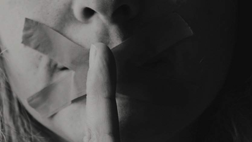 Image for When groups go wrong: how deindividuation and other processes stop people from speaking out 