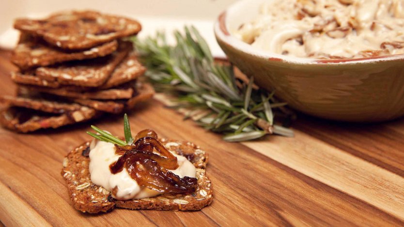 Lesley Stowe raincoast crisps