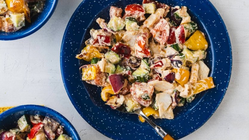 Roasted feta and vegetable salad with kohlrabi, peppers, cucumber and tomatoes